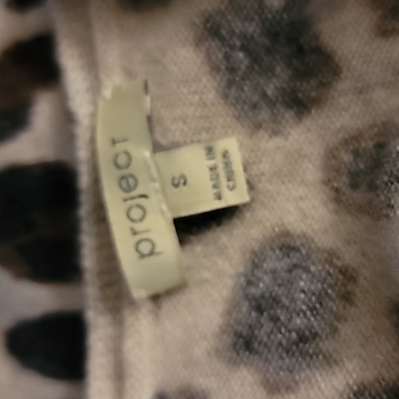 PROJECT 100% Cashmere Leopard Print V-neck Sweater sz S - Picture 4 of 5